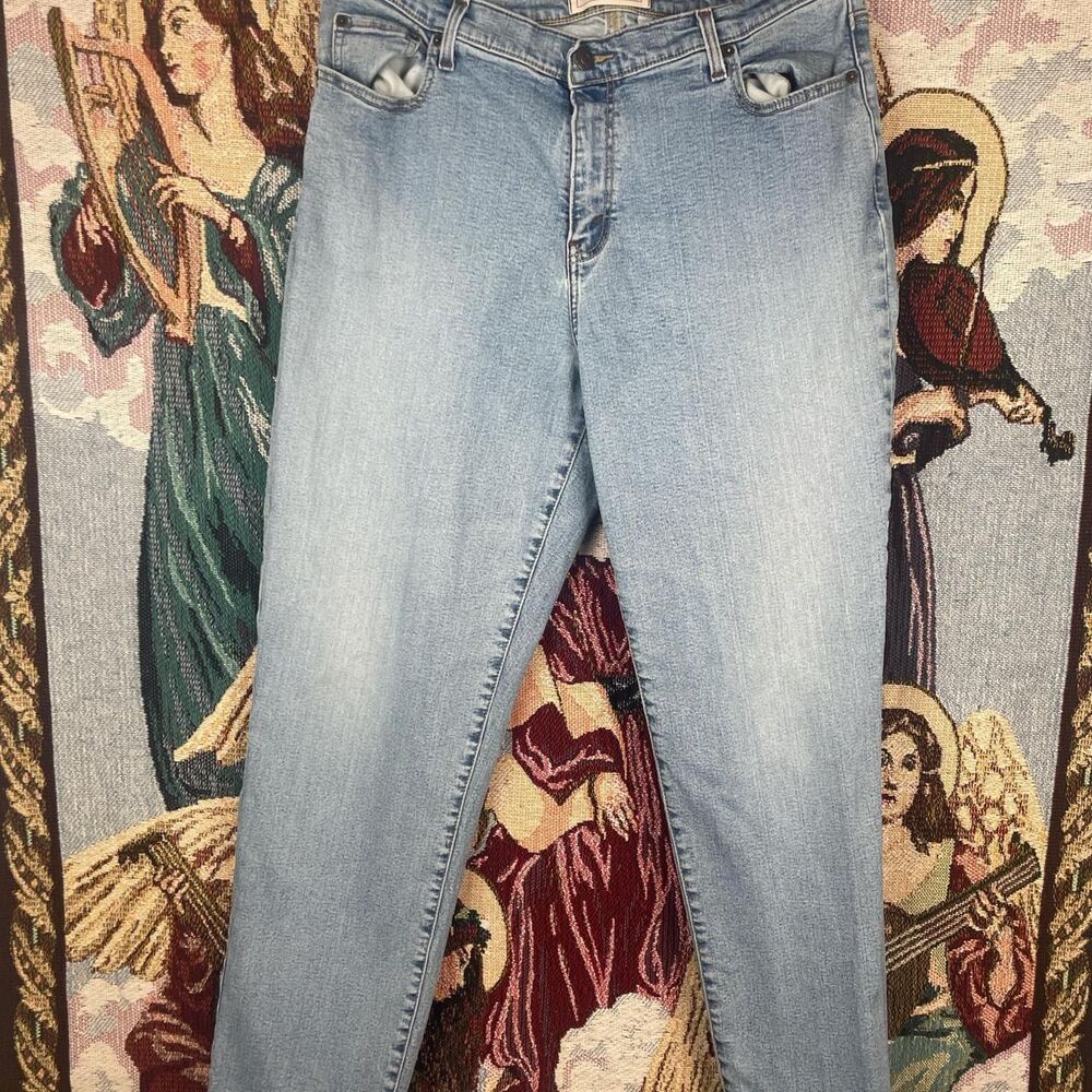 Levi Strauss Signature Stretch woman’s denim jeans light wash 18W 36"